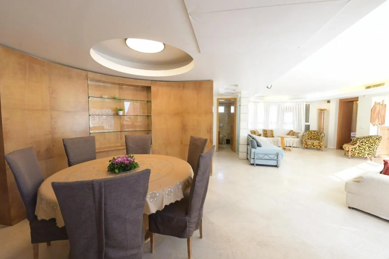 Luxury Top 300M Penthouse With Privat Pool On The Roof Near The Sea Full Sea View Israel